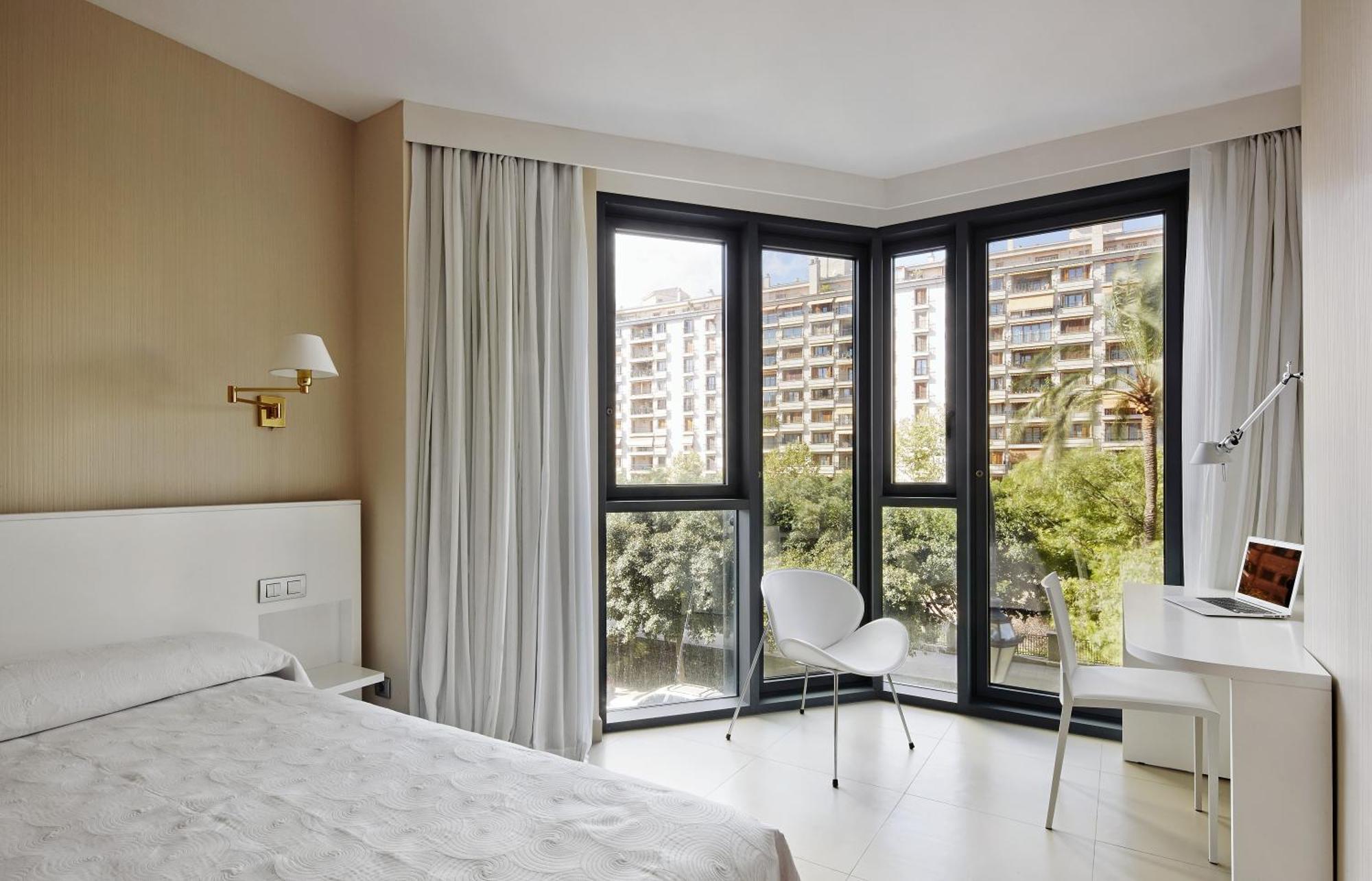 Double or Twin Room Paseo Mallorca view