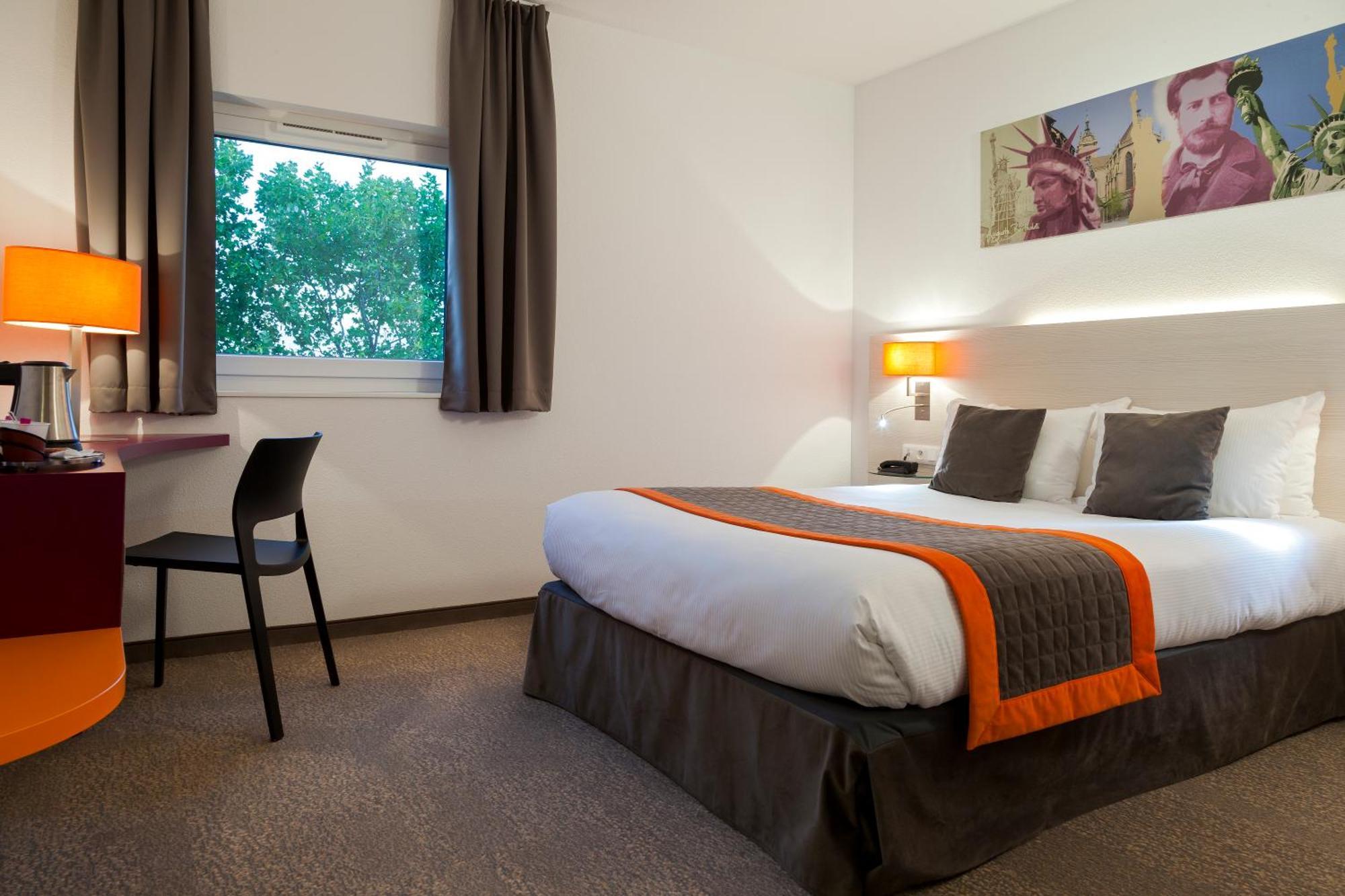 Standard Double Room Roll Shower Mobility Access or Non-Smoking