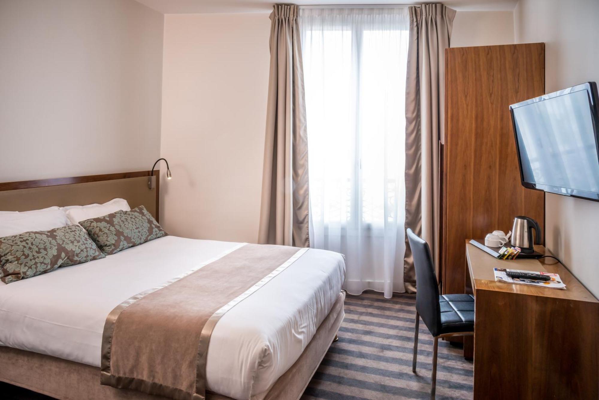 Two Rooms next to Each Other