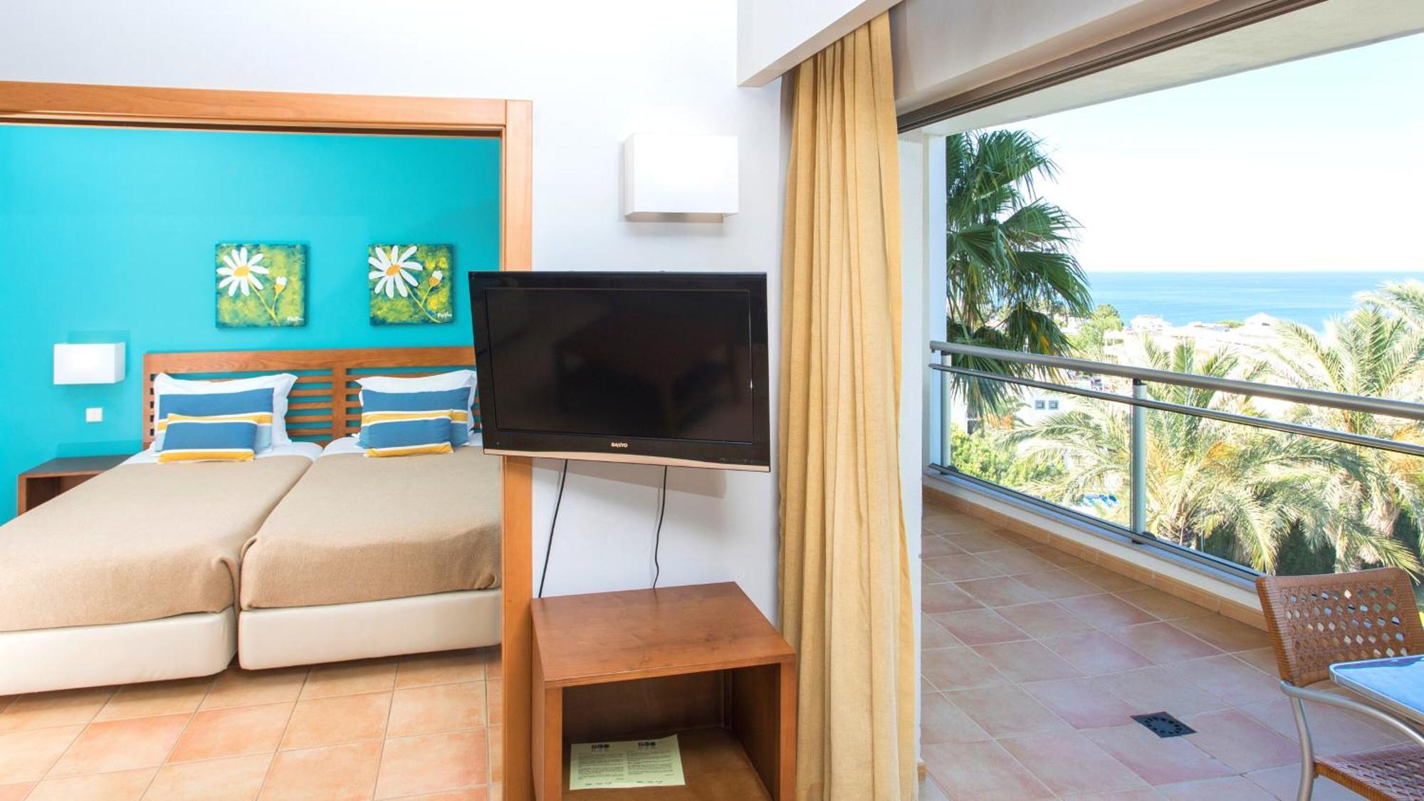 One-Bedroom Apartment Sea View