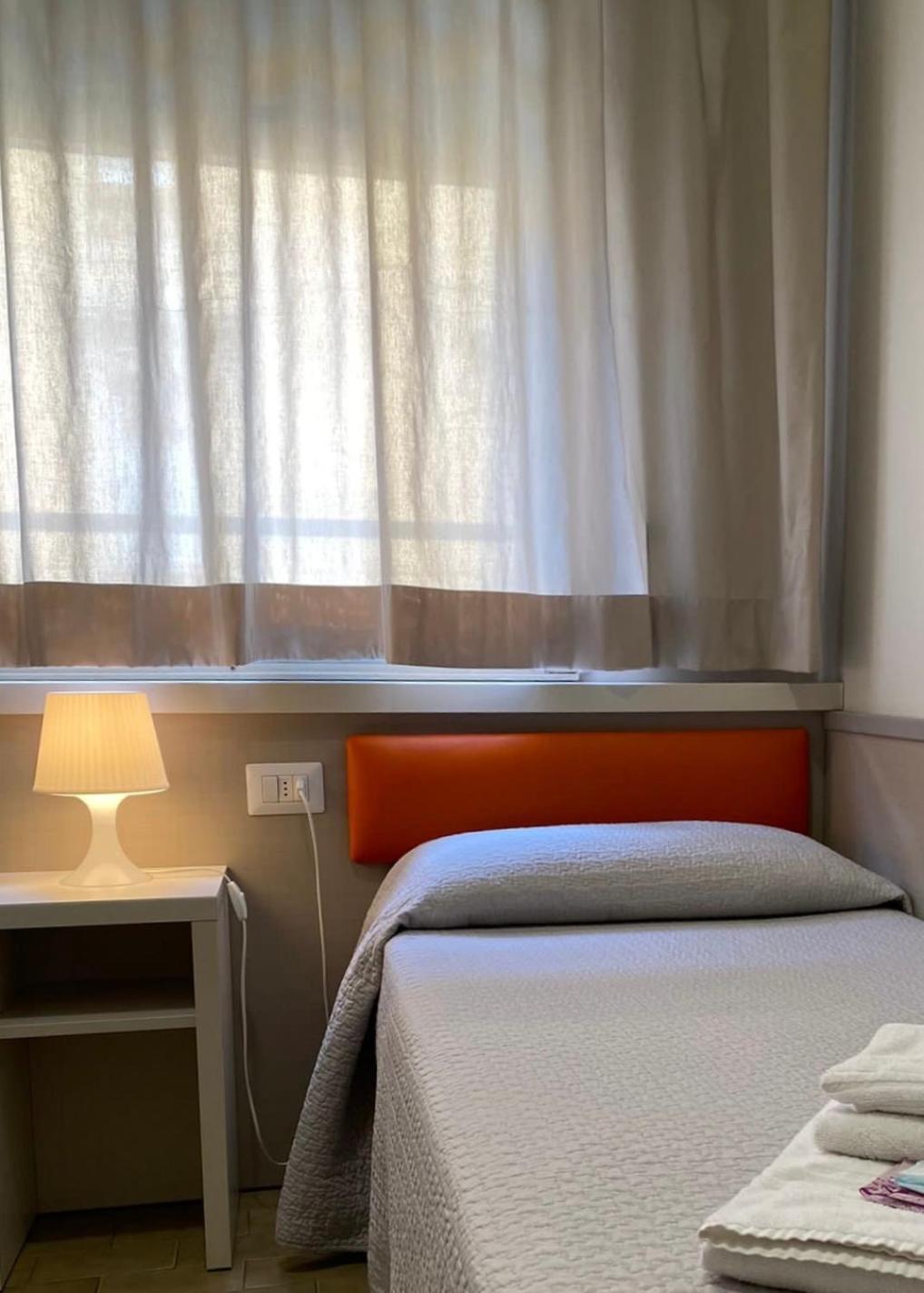 Chambre Simple Économique avec Salle de Bains Commune - Bâtiment Séparé