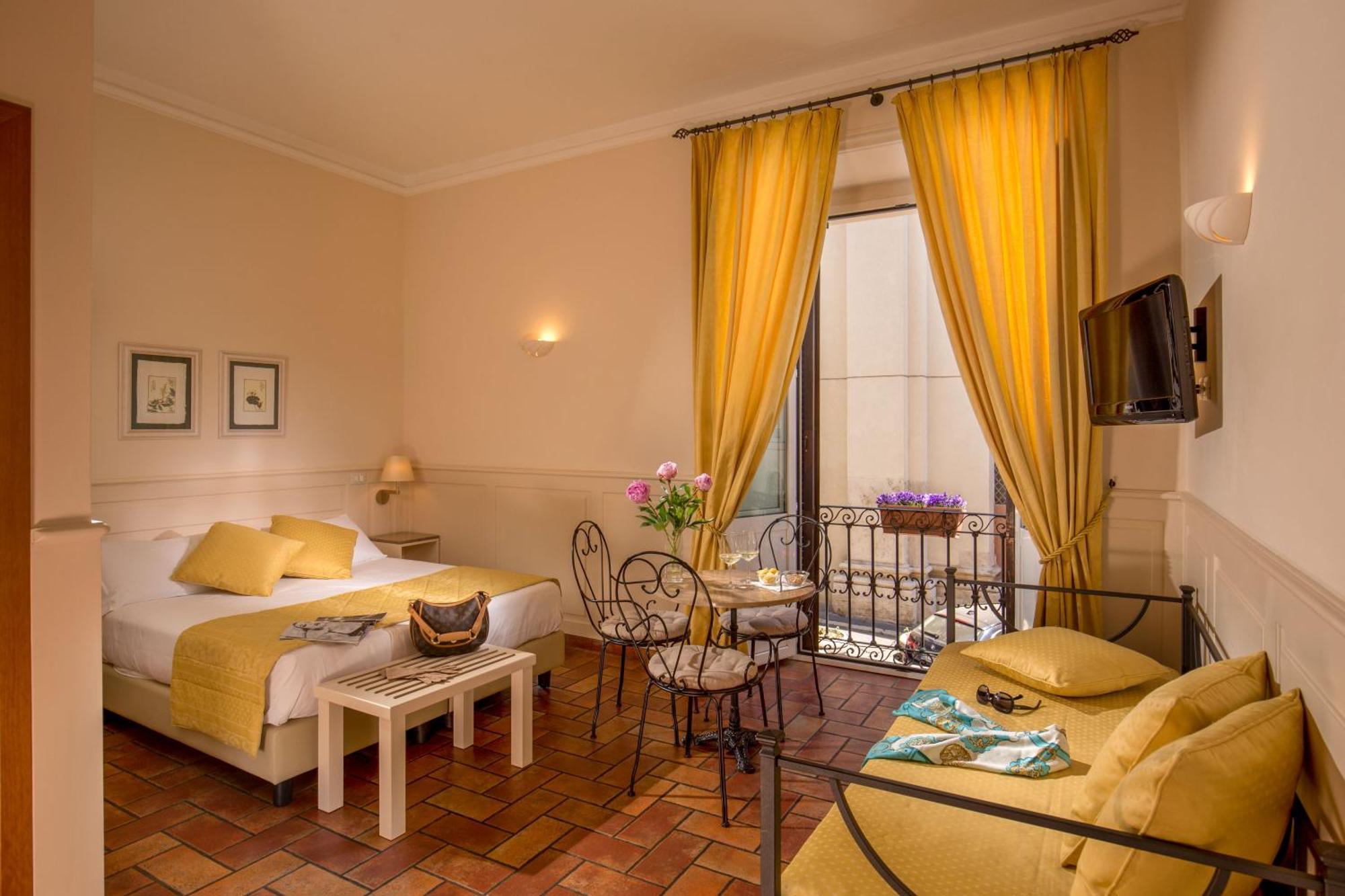 Triple Room