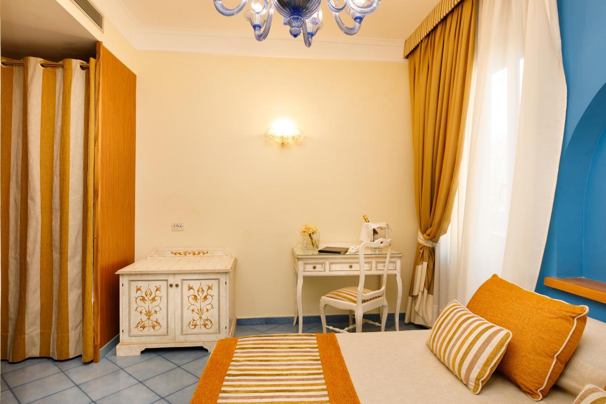 Quarto Econômico com Cama de Casal ou 2 de Solteiro