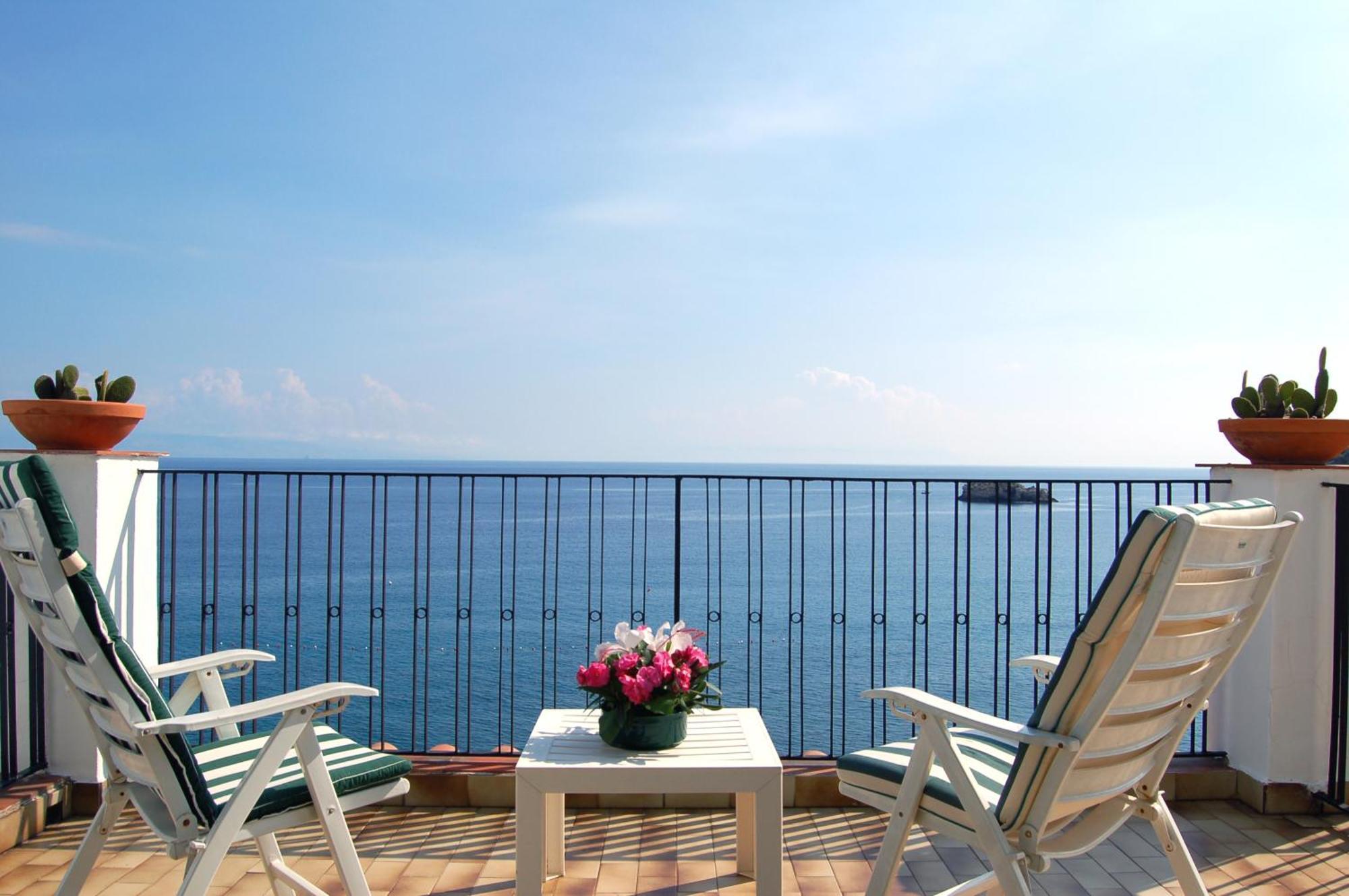 Superior Double or Twin Room Sea View