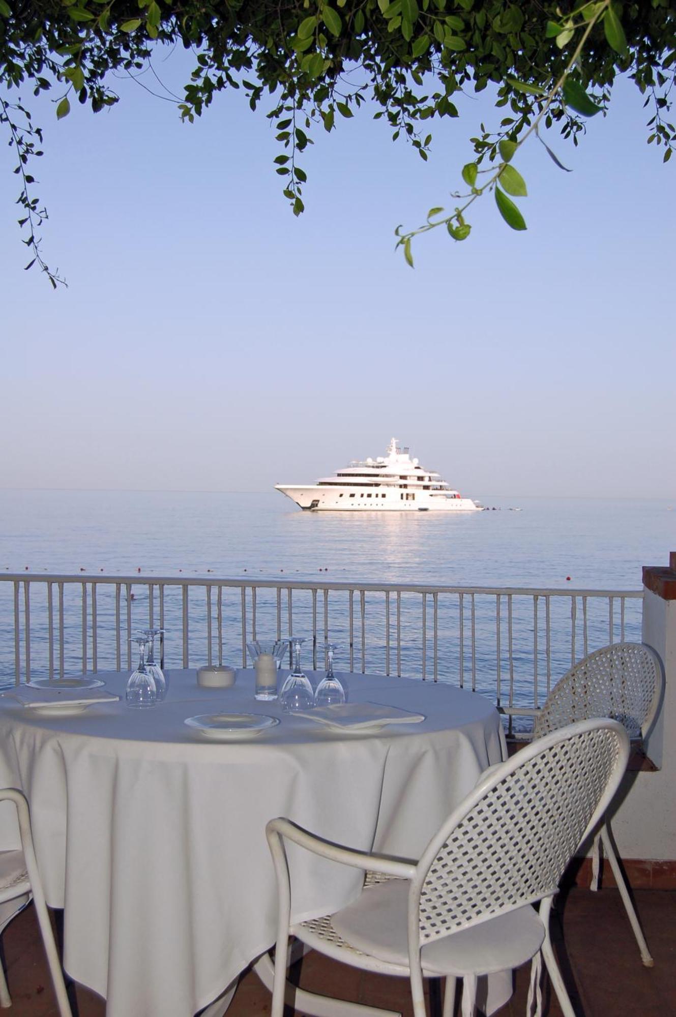 Economy Triple Room Sea View