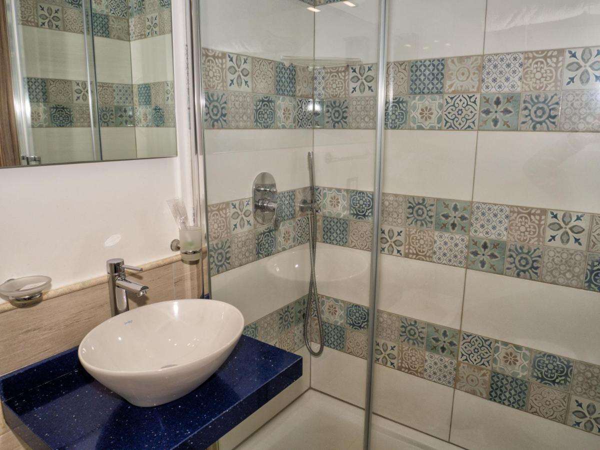 Deluxe Double Room Balcony City View