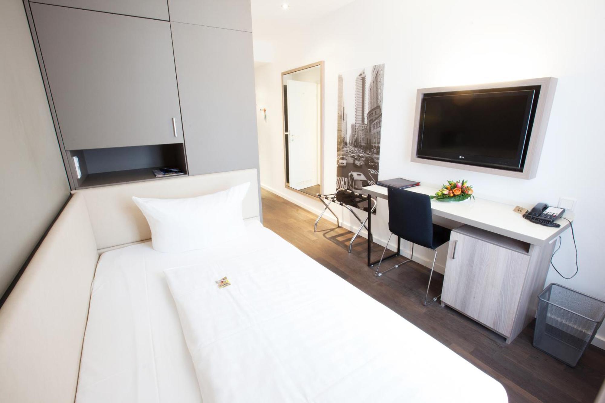 Single Room,1212120817:JPEG
