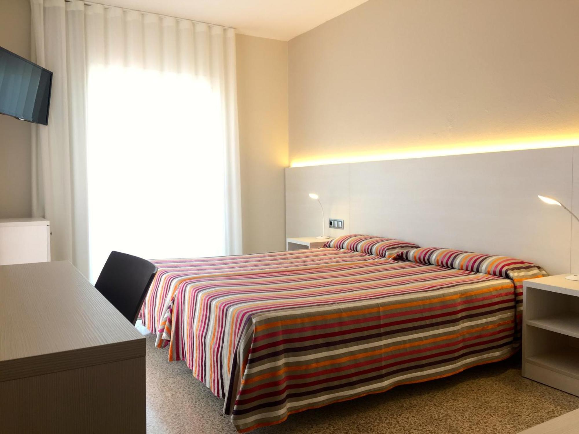 Chambre Double ou Lits Jumeaux - Vue sur Piscine