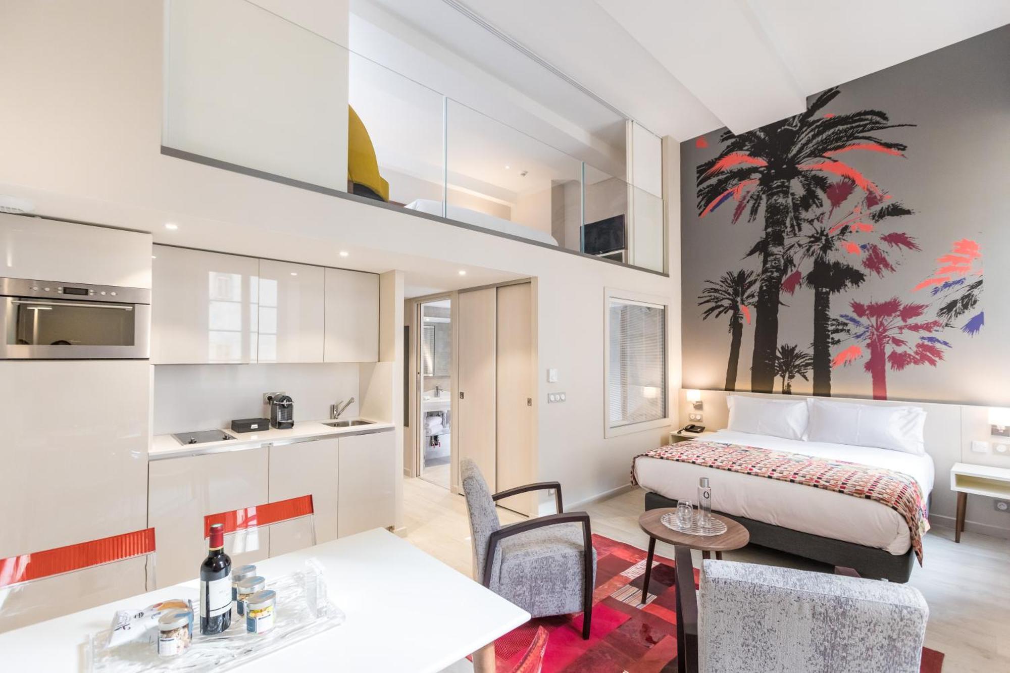 Deluxe Suite Mezzanine
