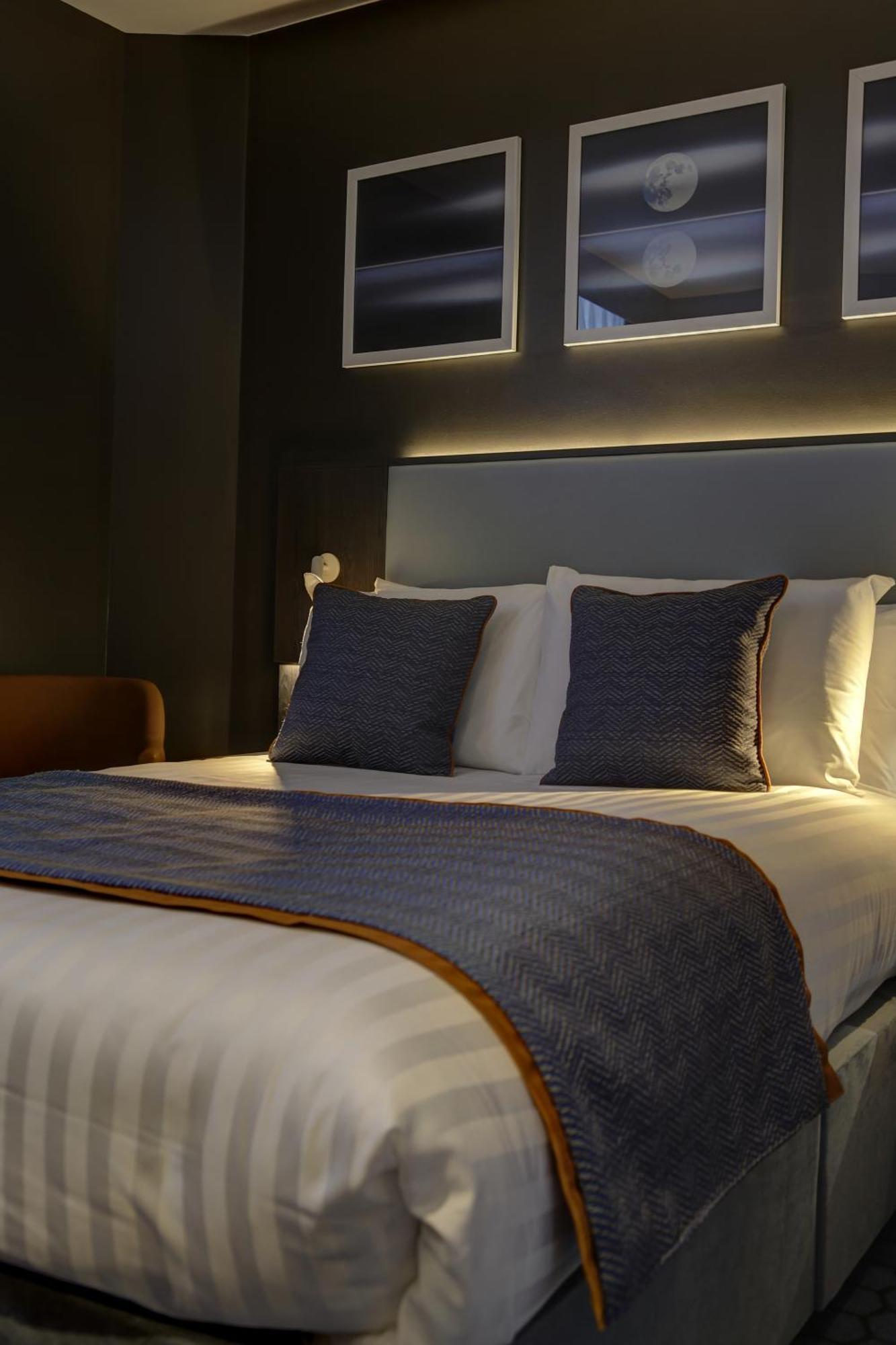 Standard Double Room No Window