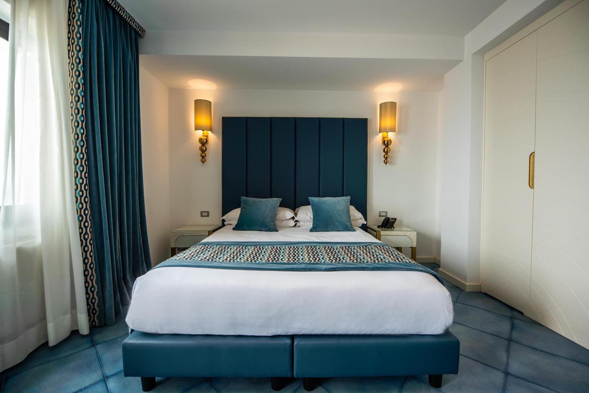 Double or Twin Room Sea View