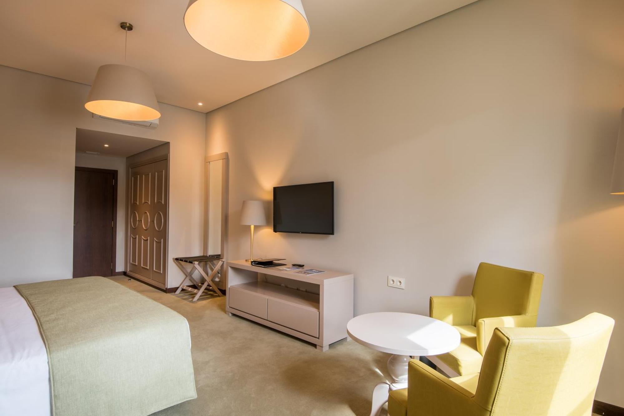 Standard Twin Room Sofa