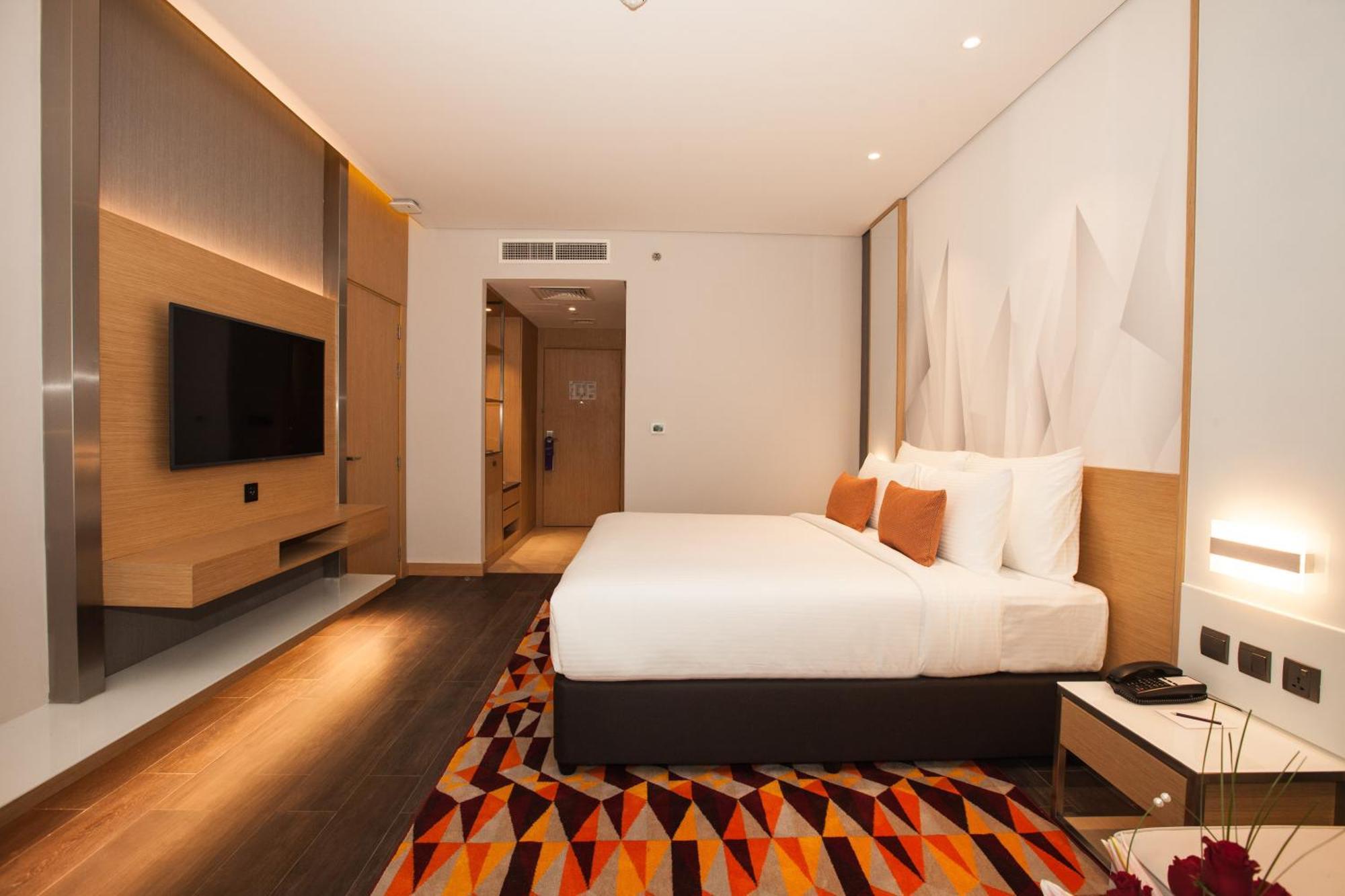 Connecting Room
