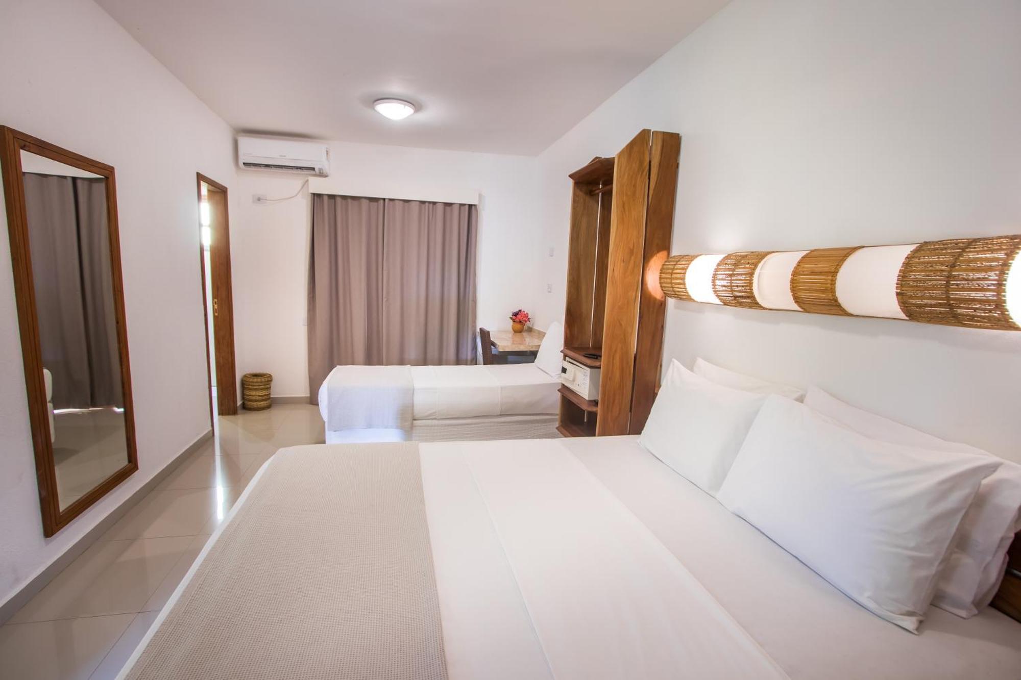 Standard Room with double bed and single bed,663617580:JPEG