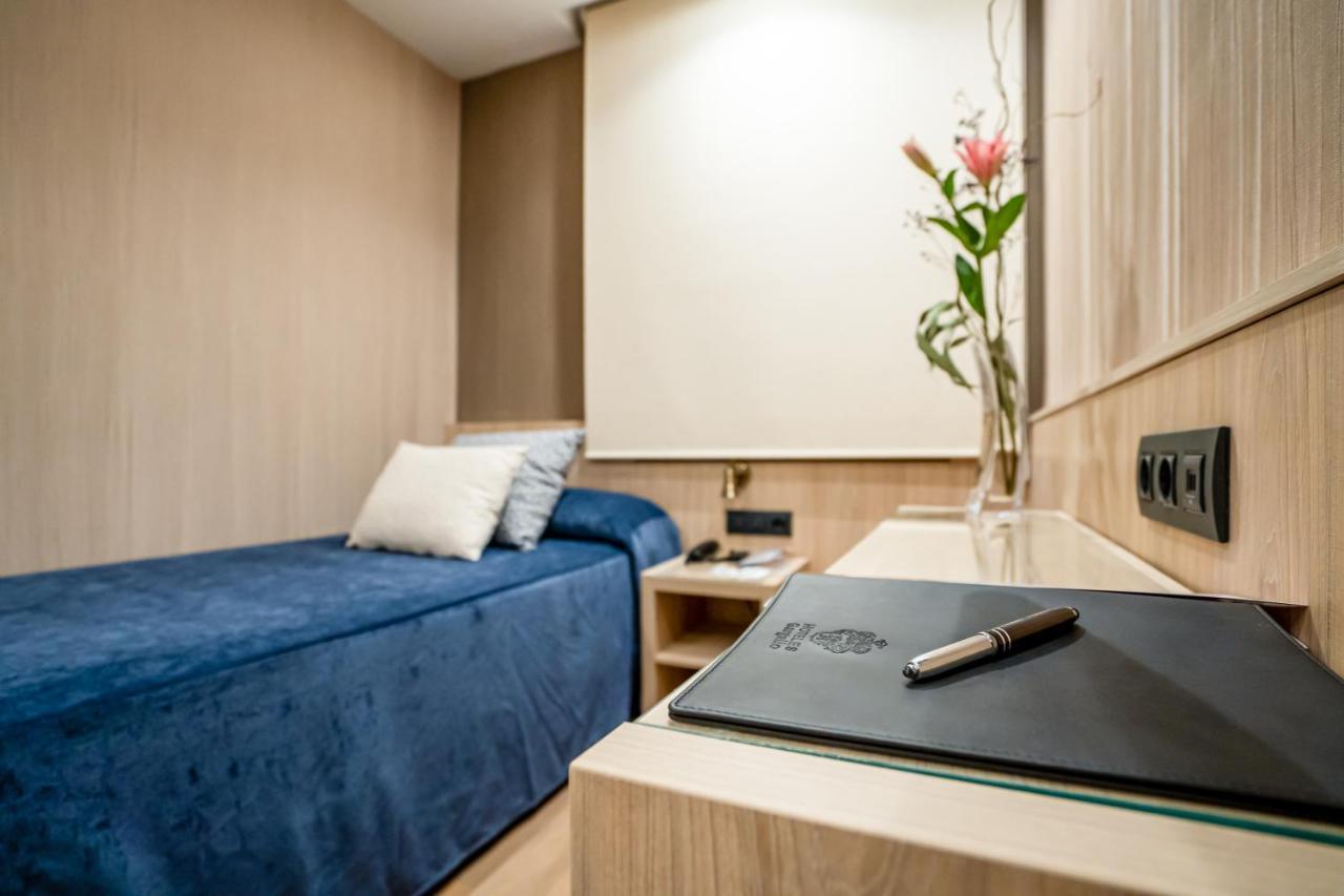 Single Room Bathroom