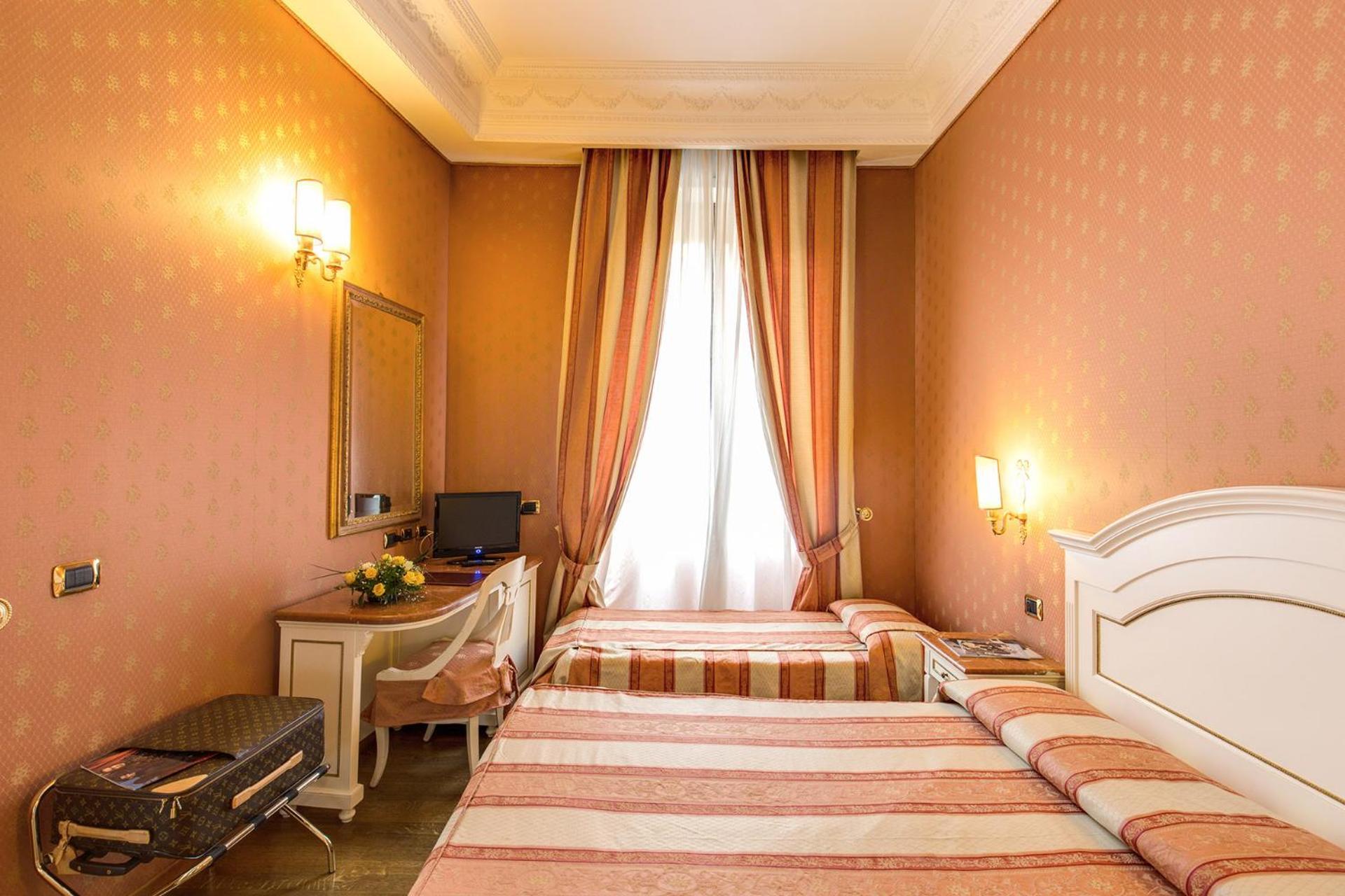 Comfort Triple Room