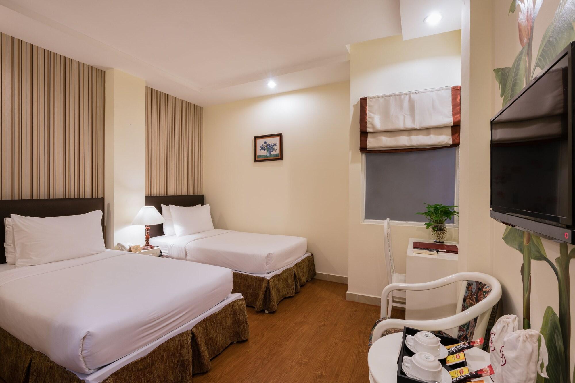 Cosy Twin Room No Window