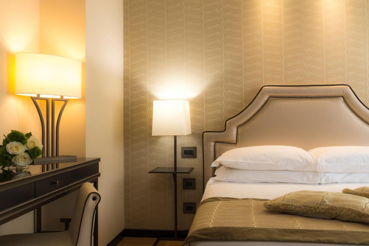 Charming Double Room Street View