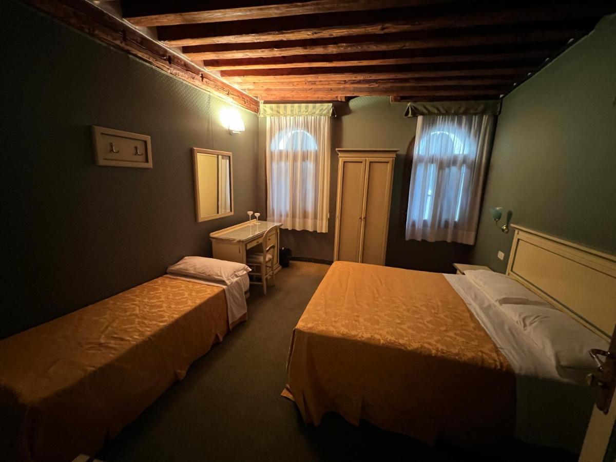 Dreibettzimmer
