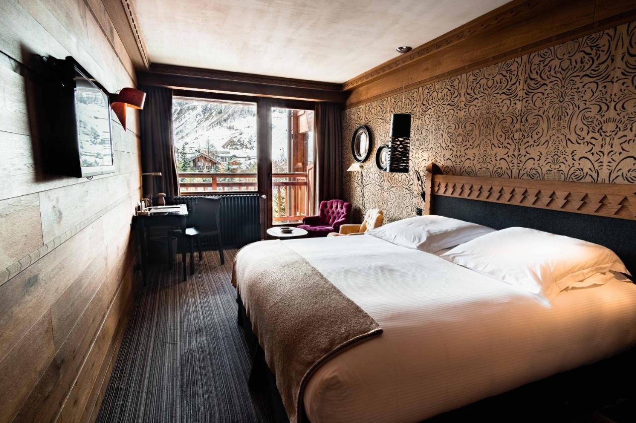 Luxury Room with Mountain View,1593795845:JPEG