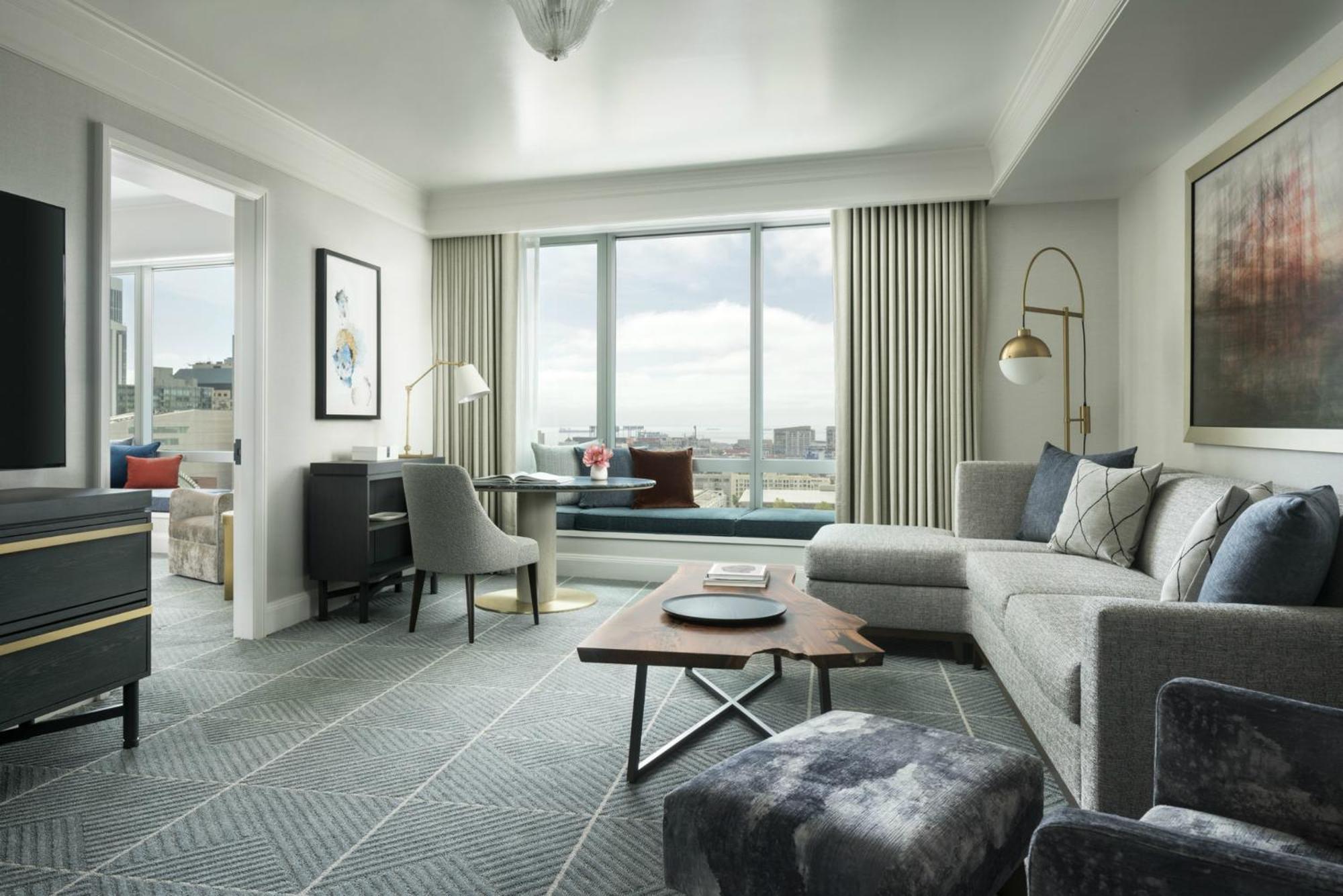 Superior Executive Suite,1234992935:JPEG