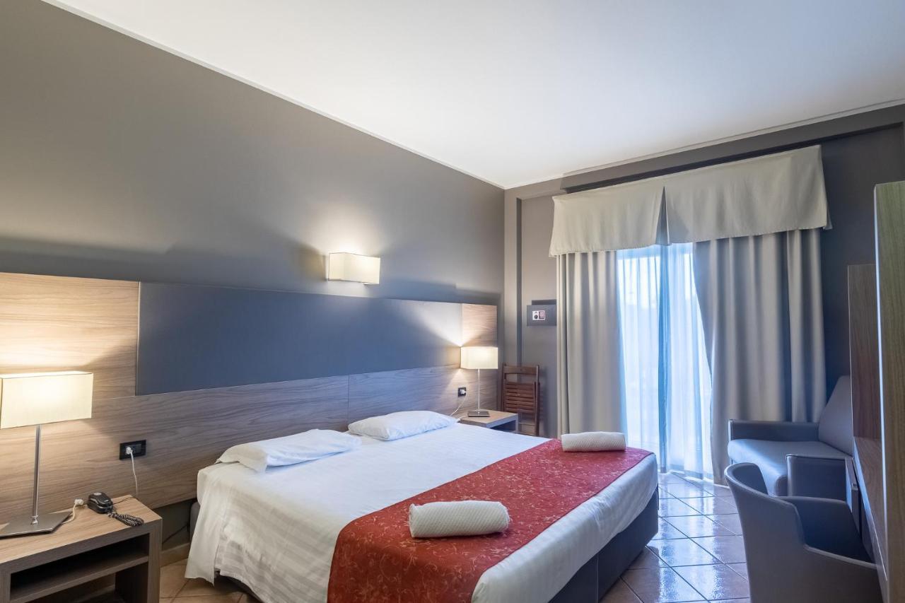 Standard Double Room,1242152461:JPEG