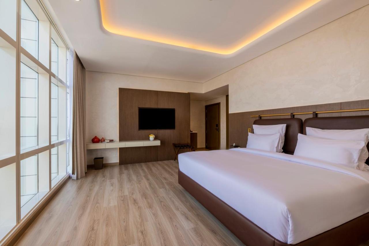 Superior Kamer met Kingsize Bed en Uitzicht op de Stad (Gratis Pendeldienst naar het Strand, Winkelcentrum en Metrostation)
