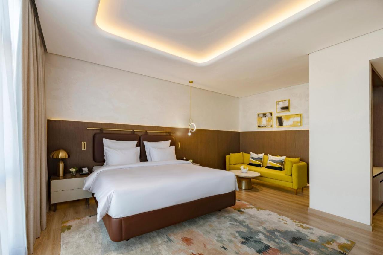 Premium King Room City View Shuttle to the Beach Mall & Metro Station
