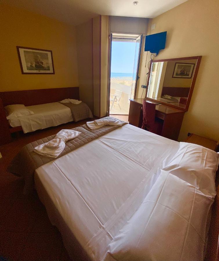 Standard Triple Room Sea View