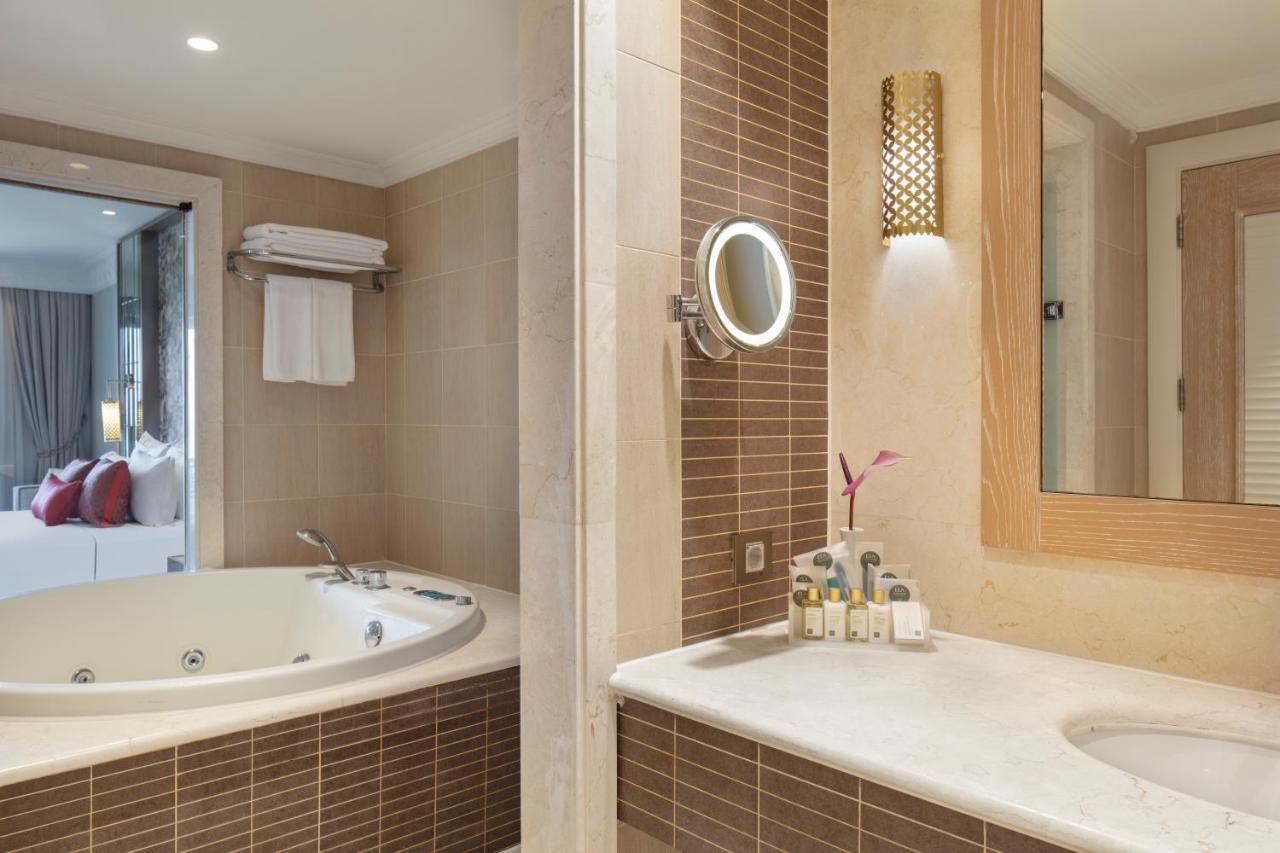Honeymoon Sea View with Jacuzzi