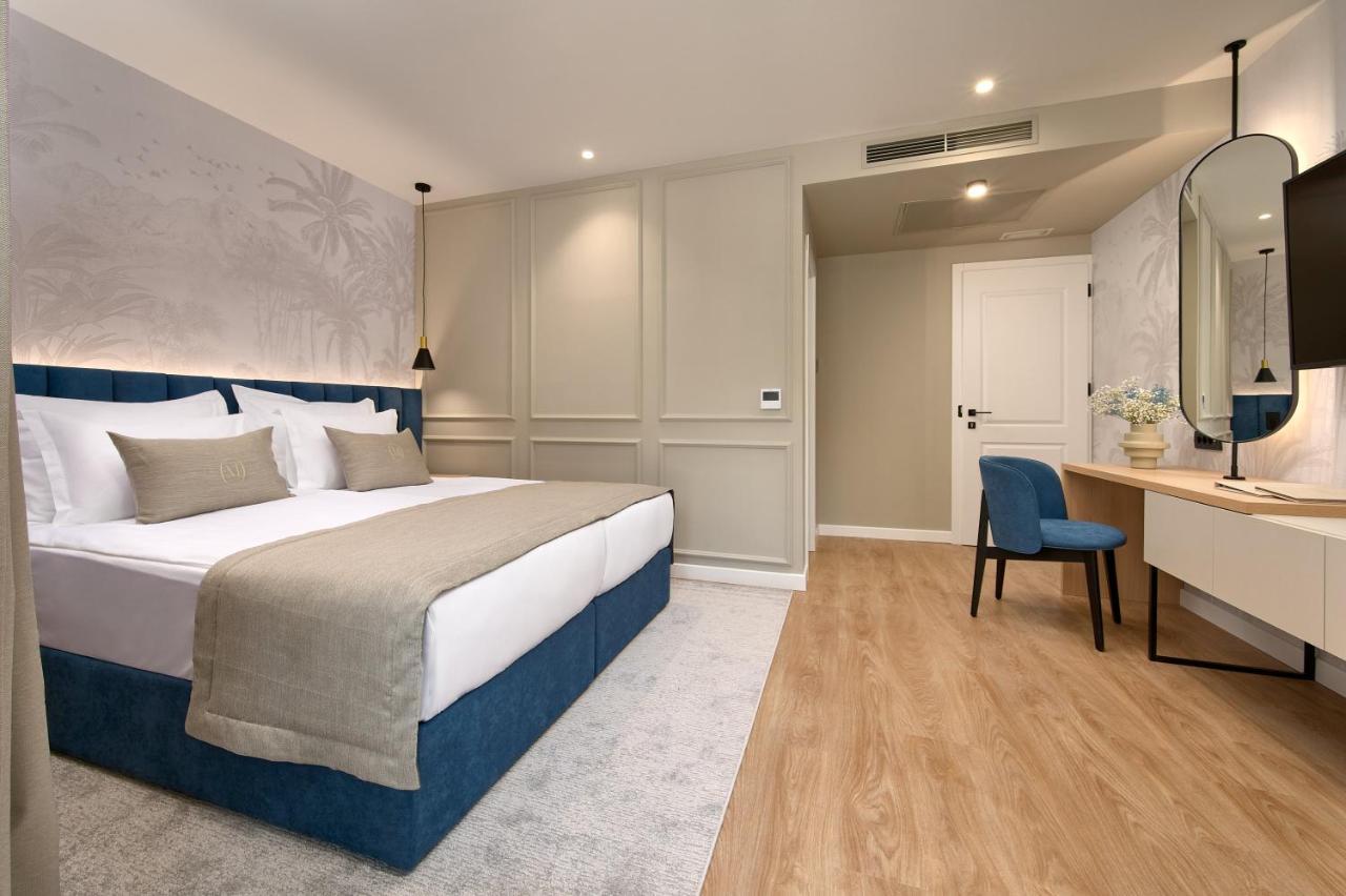 Chambre Double ou Lits Jumeaux Premium avec Balcon - Vue sur Parc