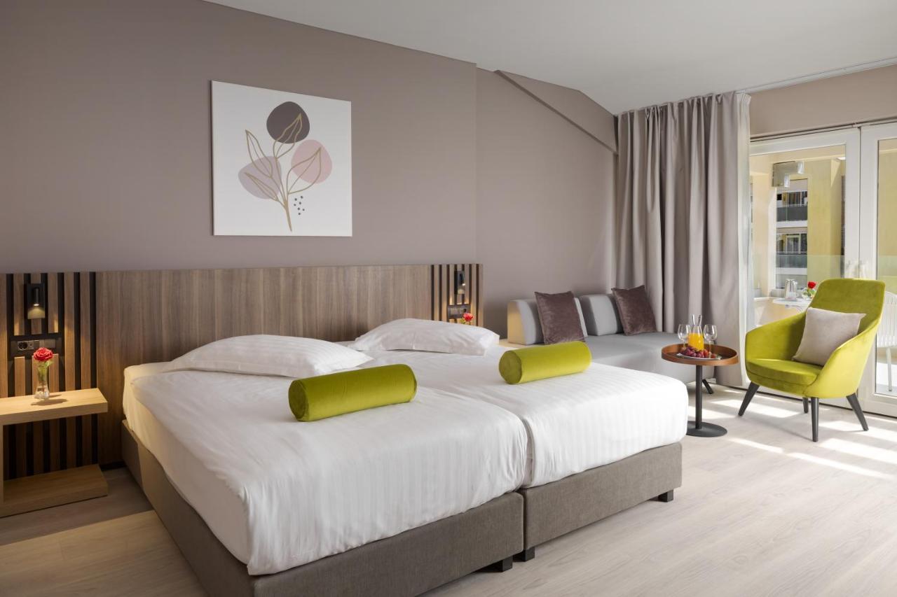 Premium Zimmer mit Balkon - Poolseite