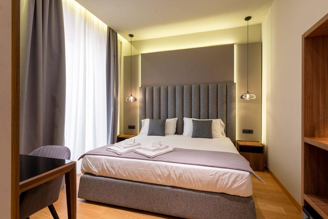 Deluxe Double Room Bath