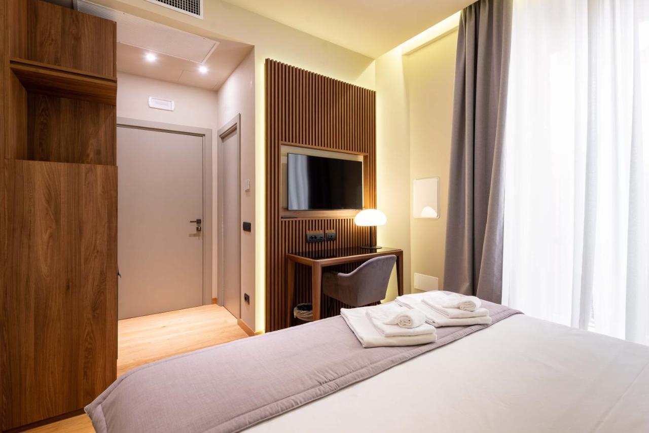 Deluxe Double Room Bath