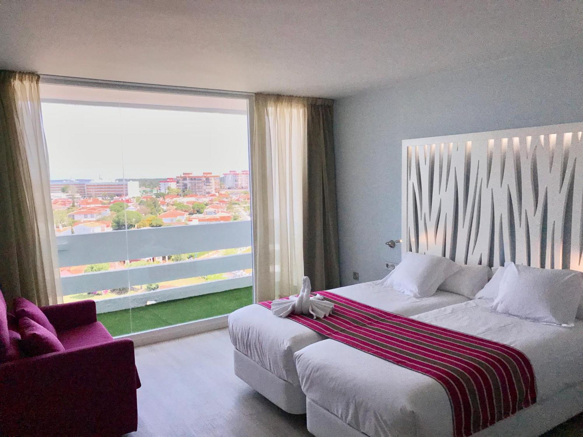 Deluxe Twin Room,1272797755:JPEG
