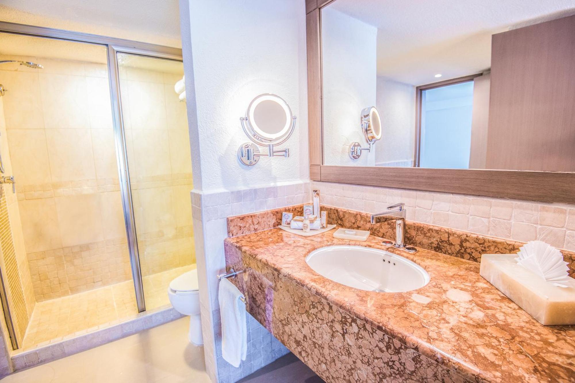 Junior Suite mit 1 Kingsize-Bett und Meerblick