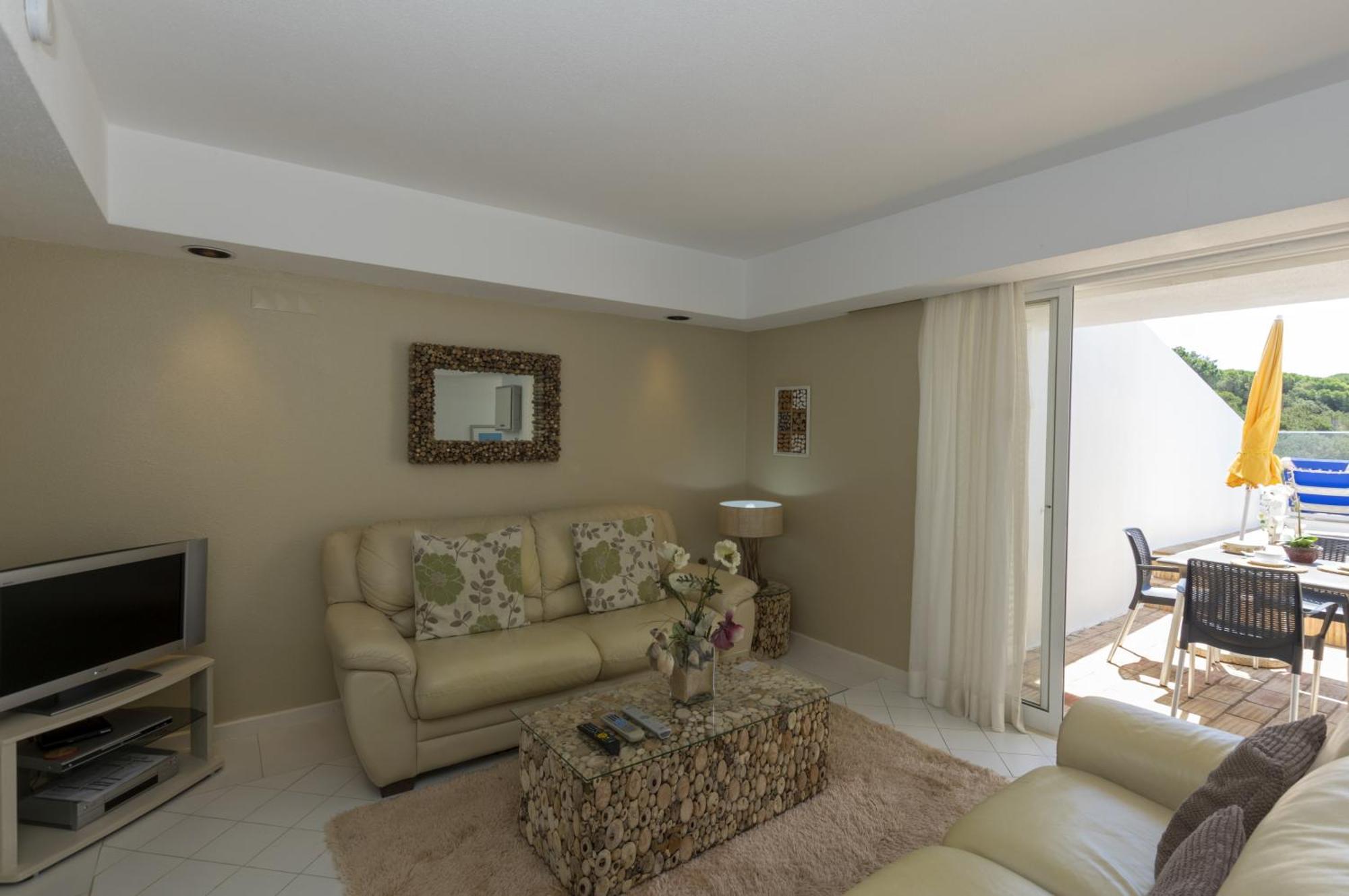 One-Bedroom Apartment Sea View