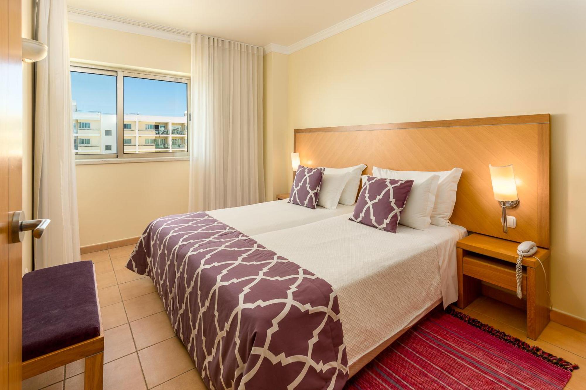One-Bedroom Apartment Land View