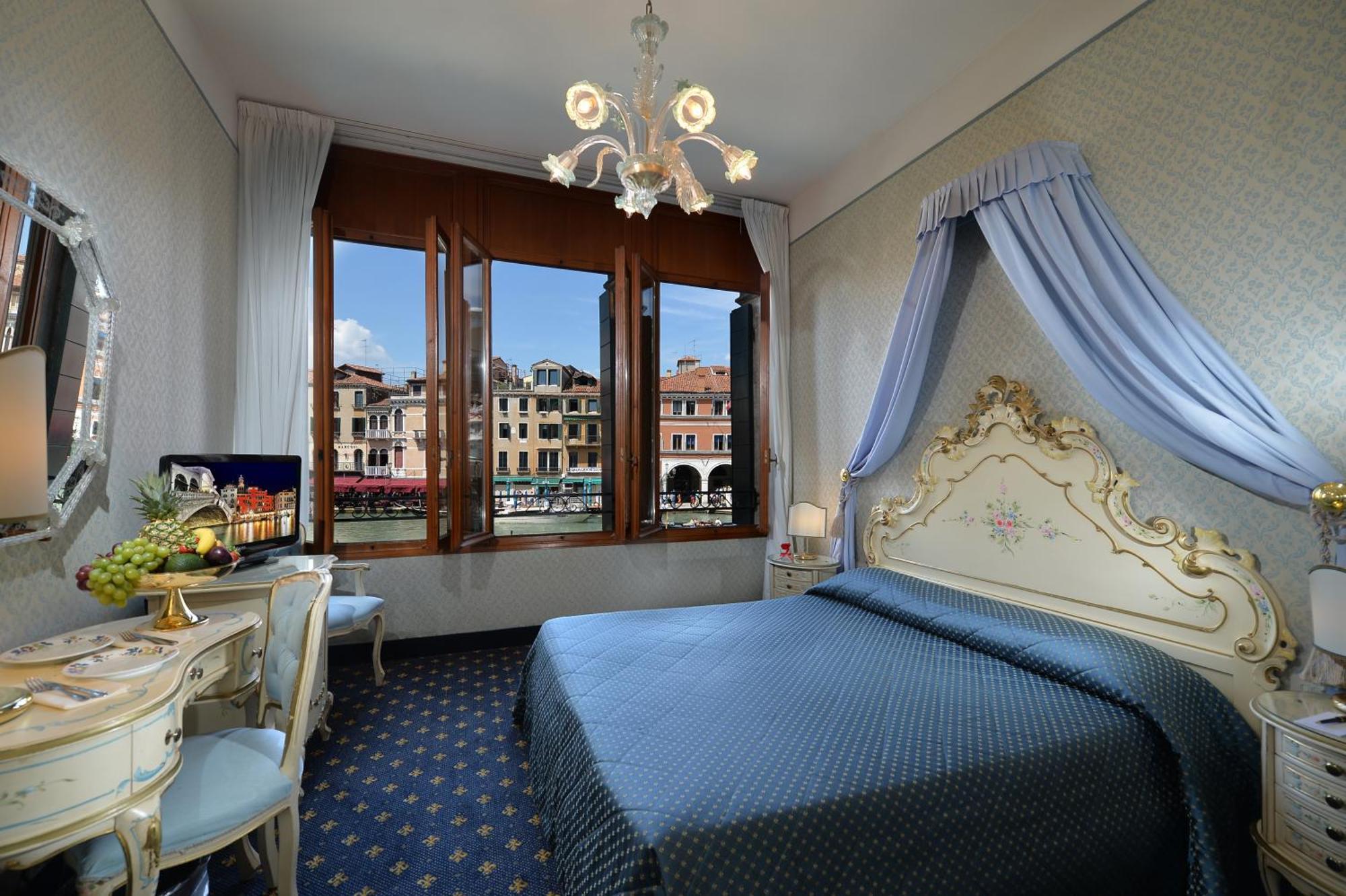 Double Room Grand Canal View no smoking