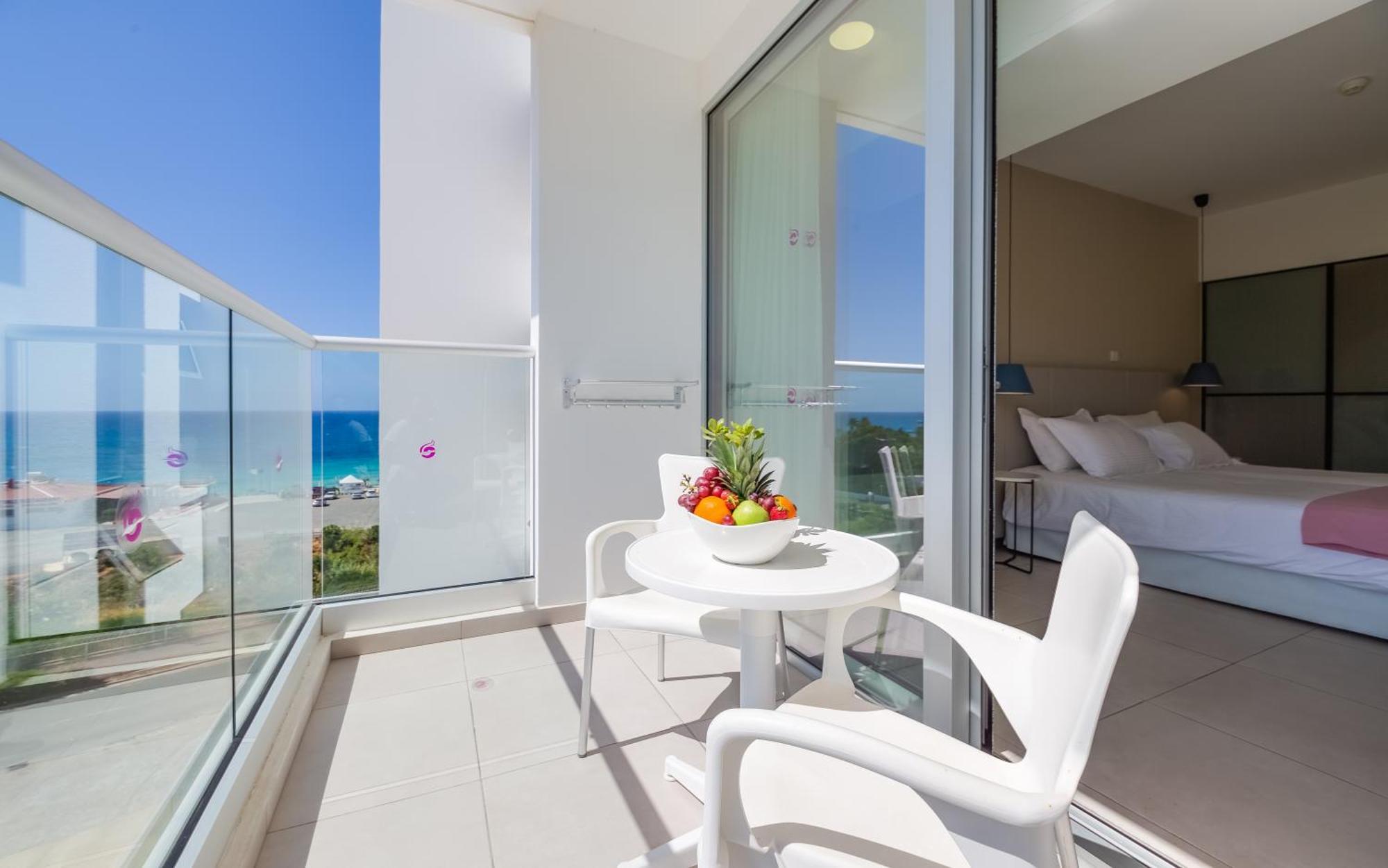 Superior Room Side Sea View