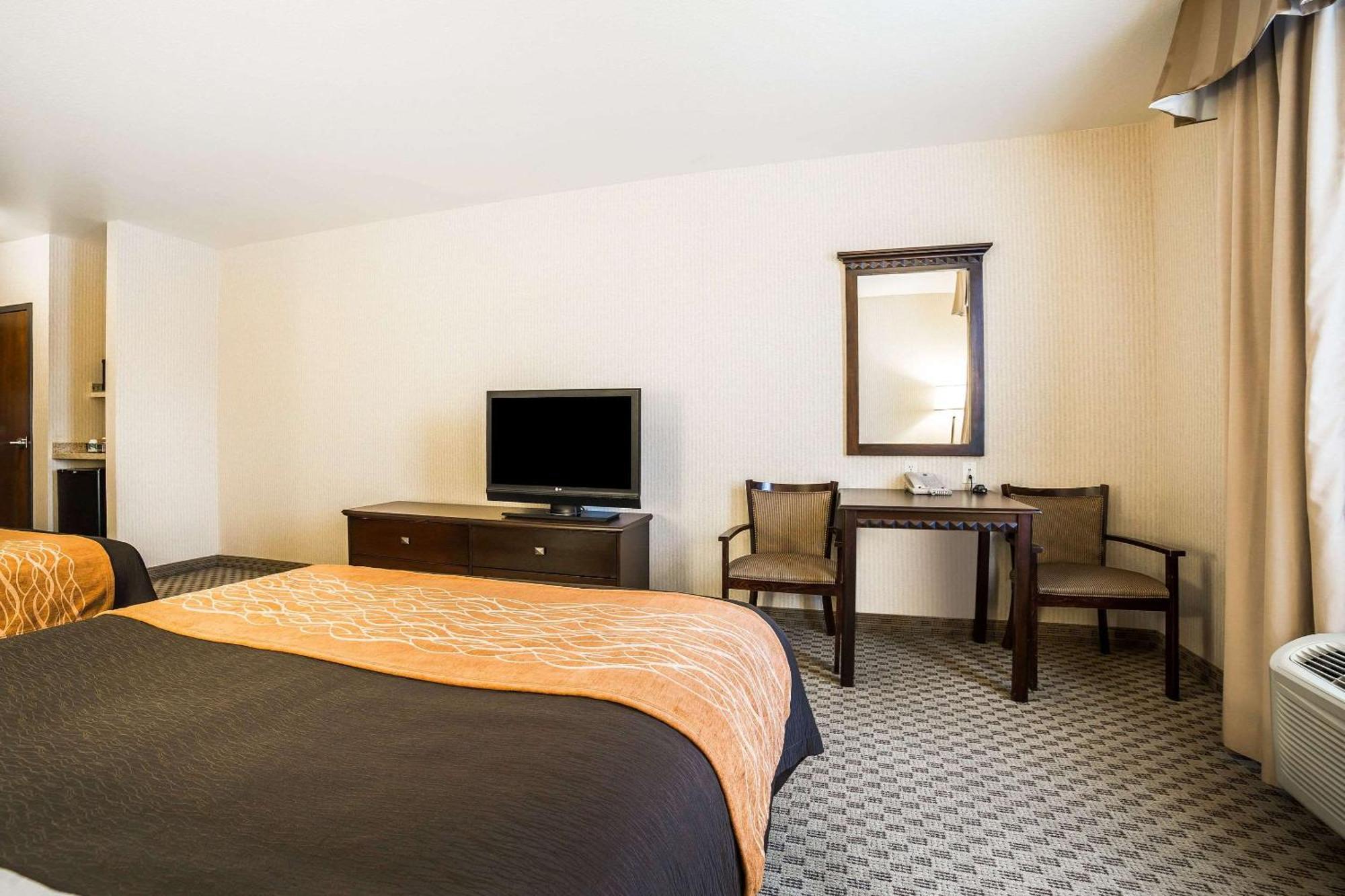 Queen Room Two Queen Beds Non-Smoking