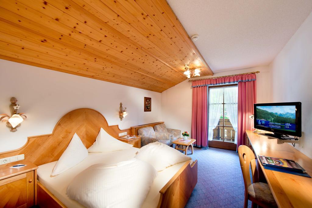 Zugspitze Double Room