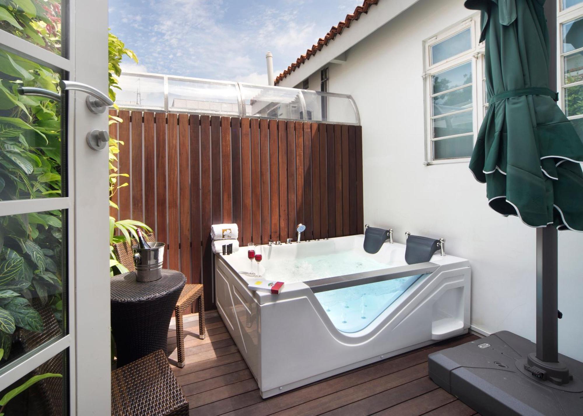 Double Room Hot Tub Outdoor