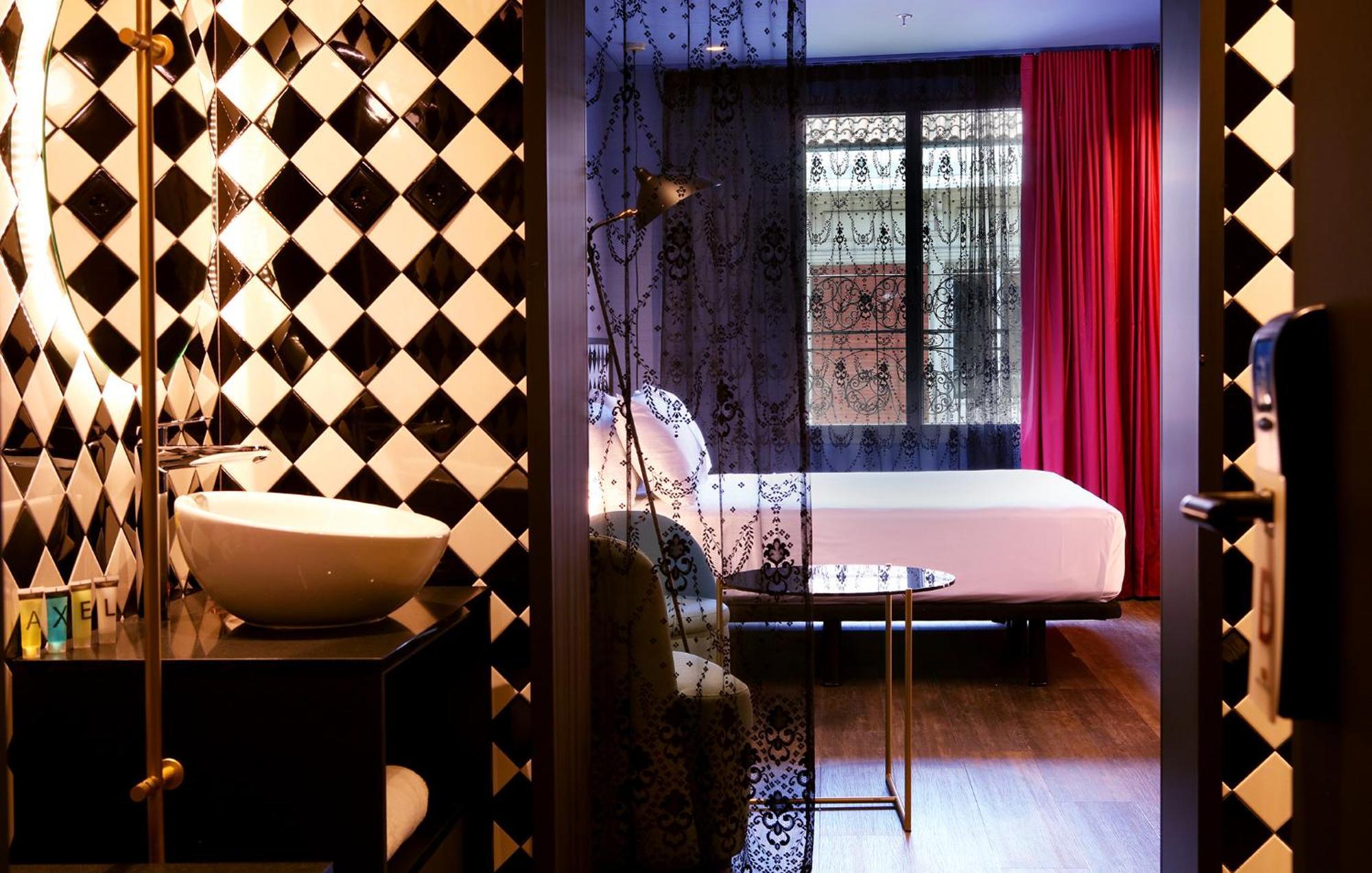 Deluxe Double Room Bath