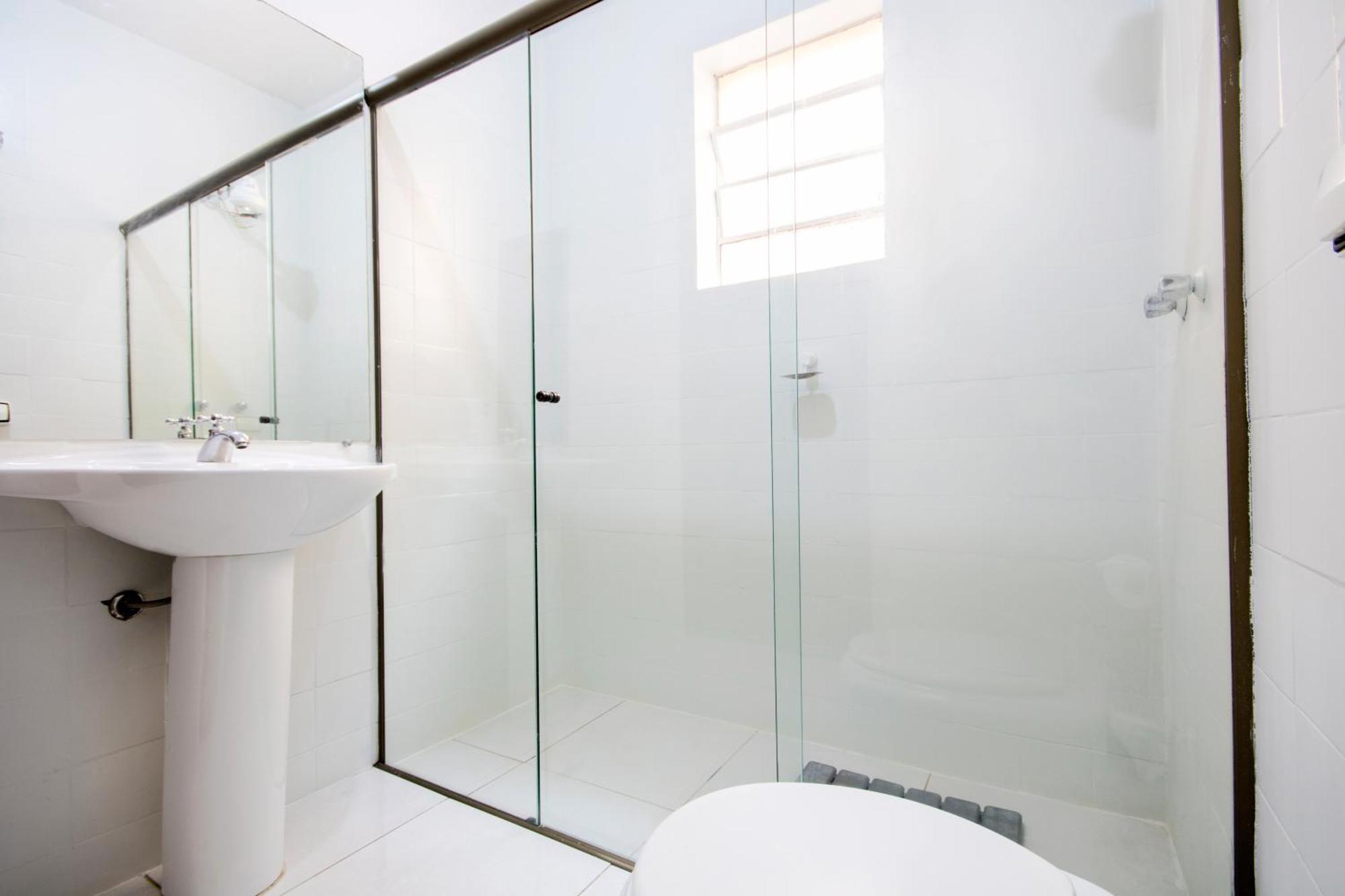 Quarto com 2 Camas de Solteiro