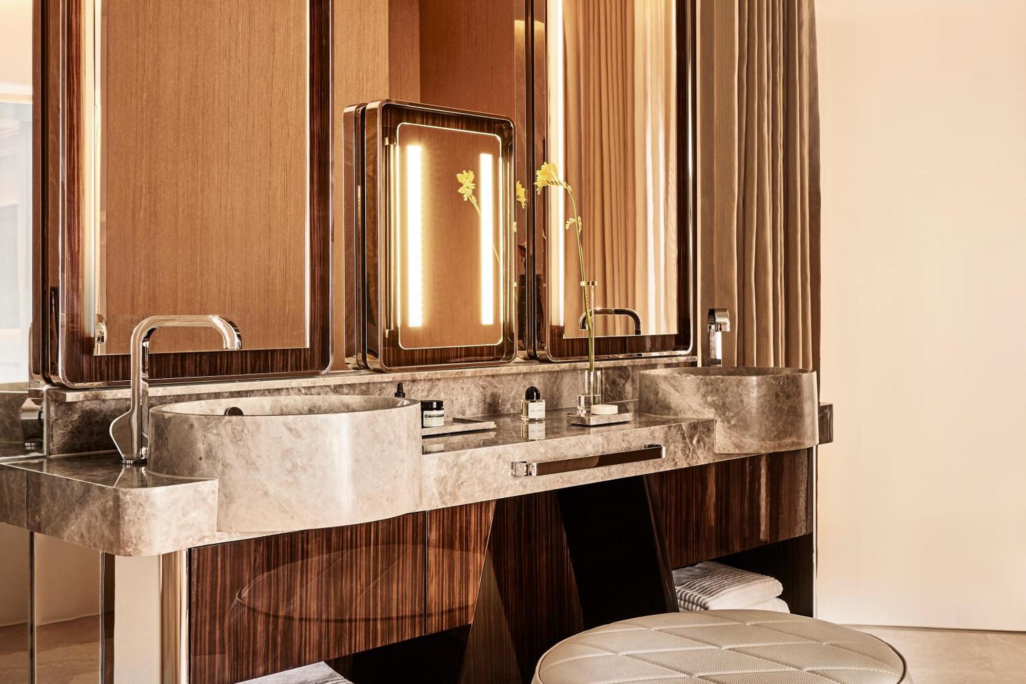 Morpheus Executive Suite