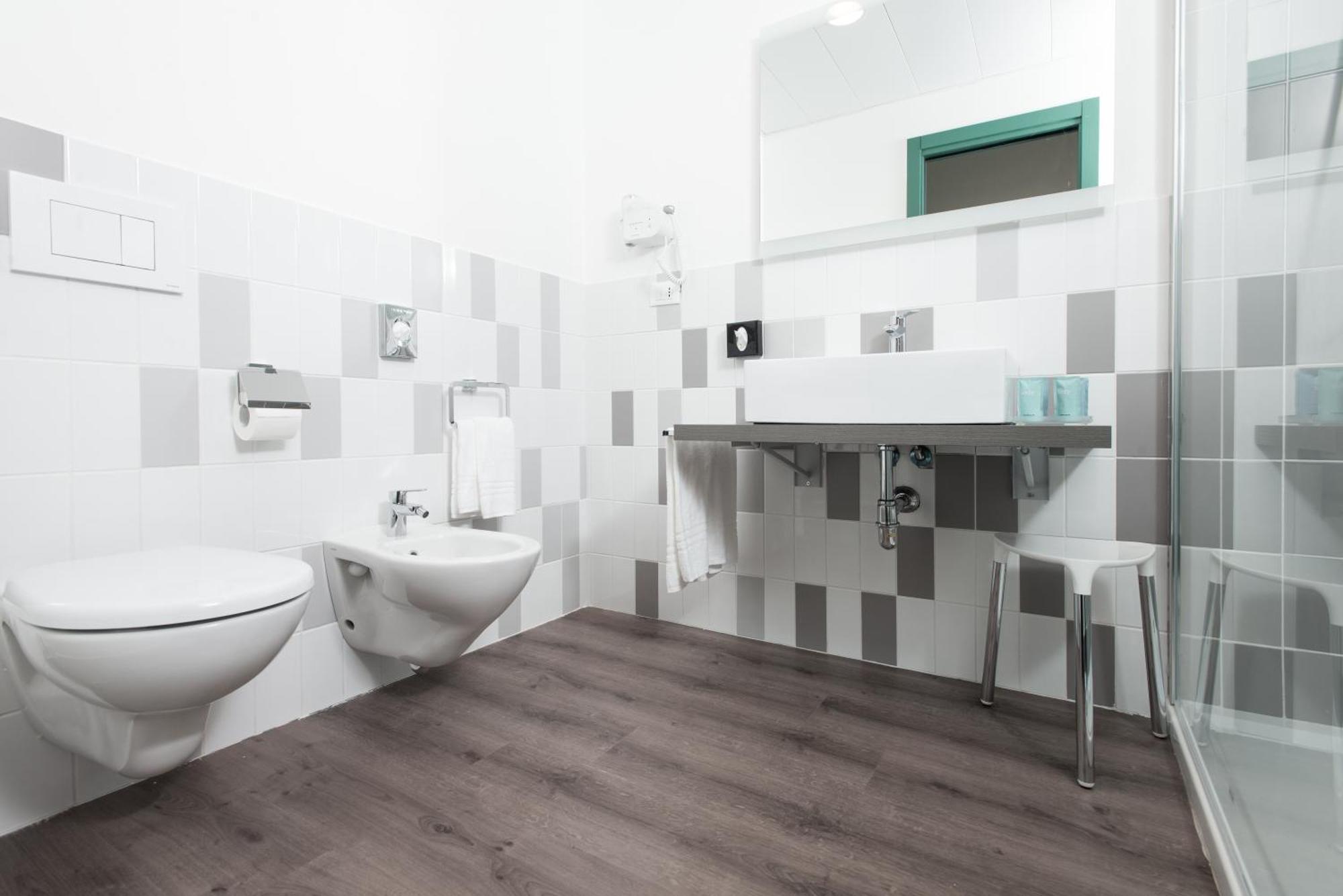 Standard Double or Twin Room an internal view the gallery