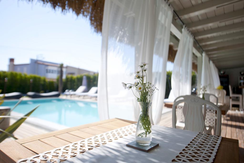 Deluxe Doppelzimmer mit Terrasse (Pool- und Gartenblick)