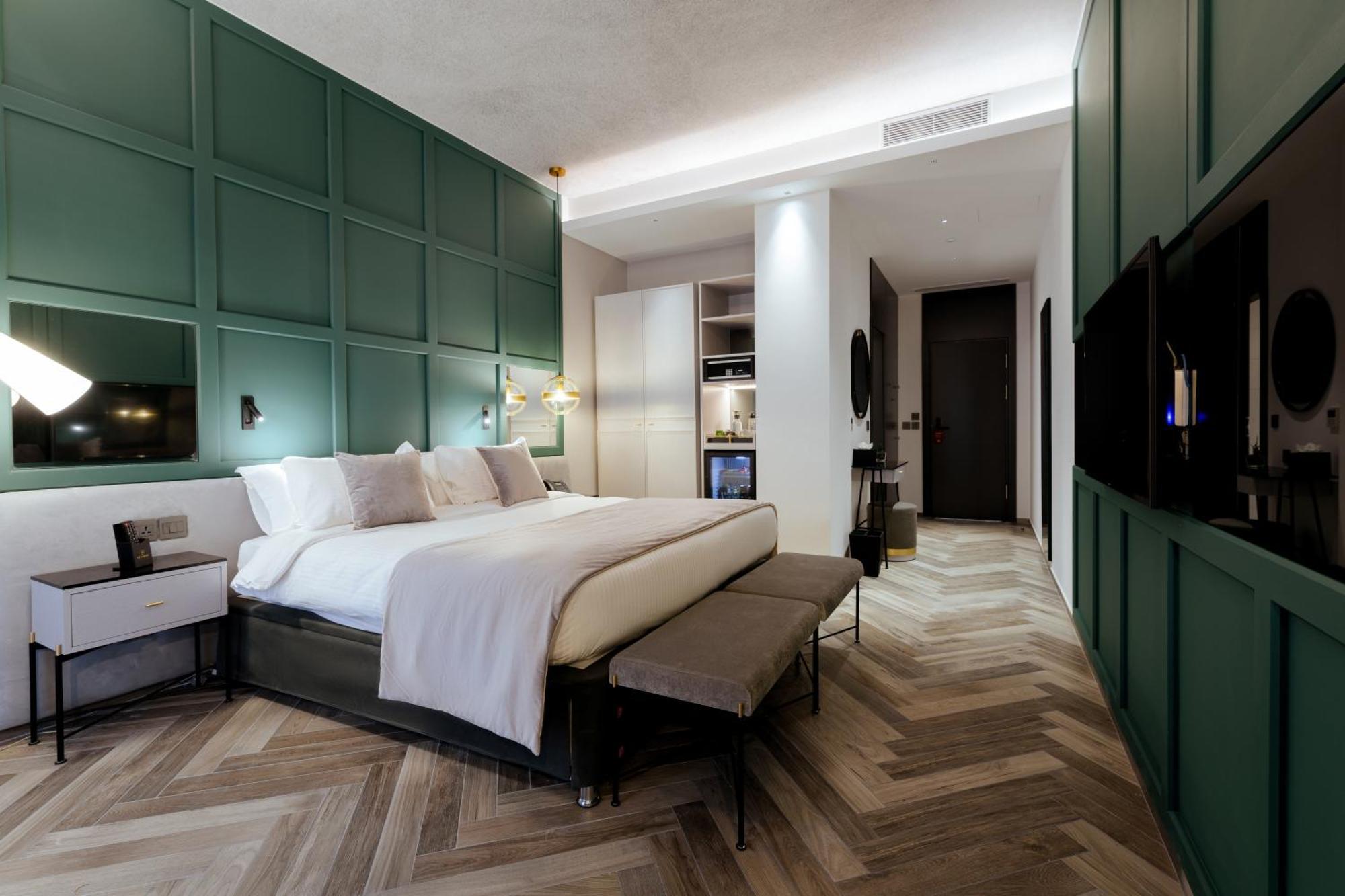 Deluxe Double or Twin Room