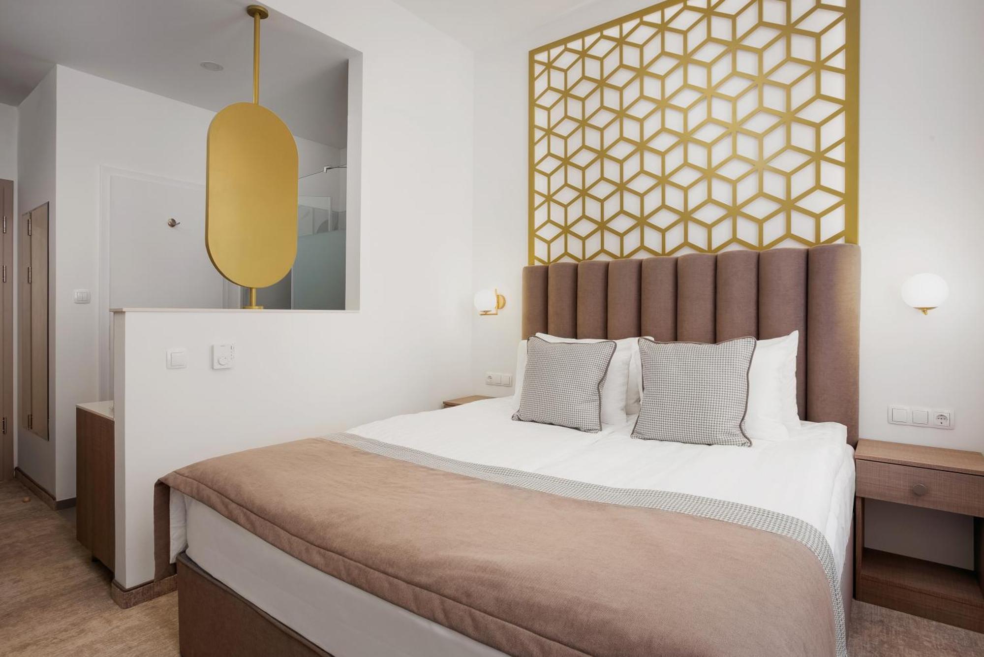 Superior Queen Room